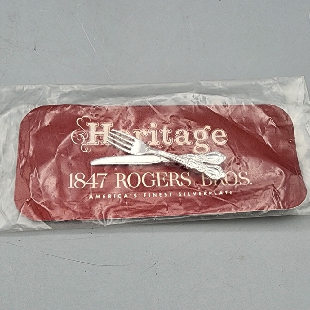 Vintage Heritage 1847 Rogers Bros. American Silverplate Fork & Knife Brooch‎ Pin